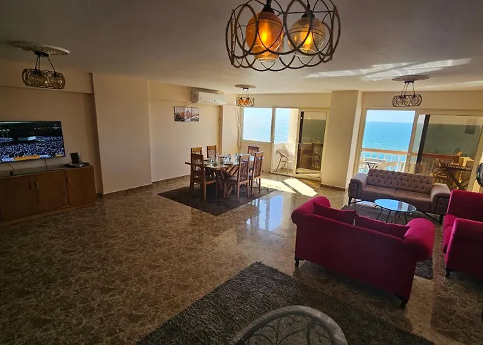 Midpoint Panoramic View - Families Only