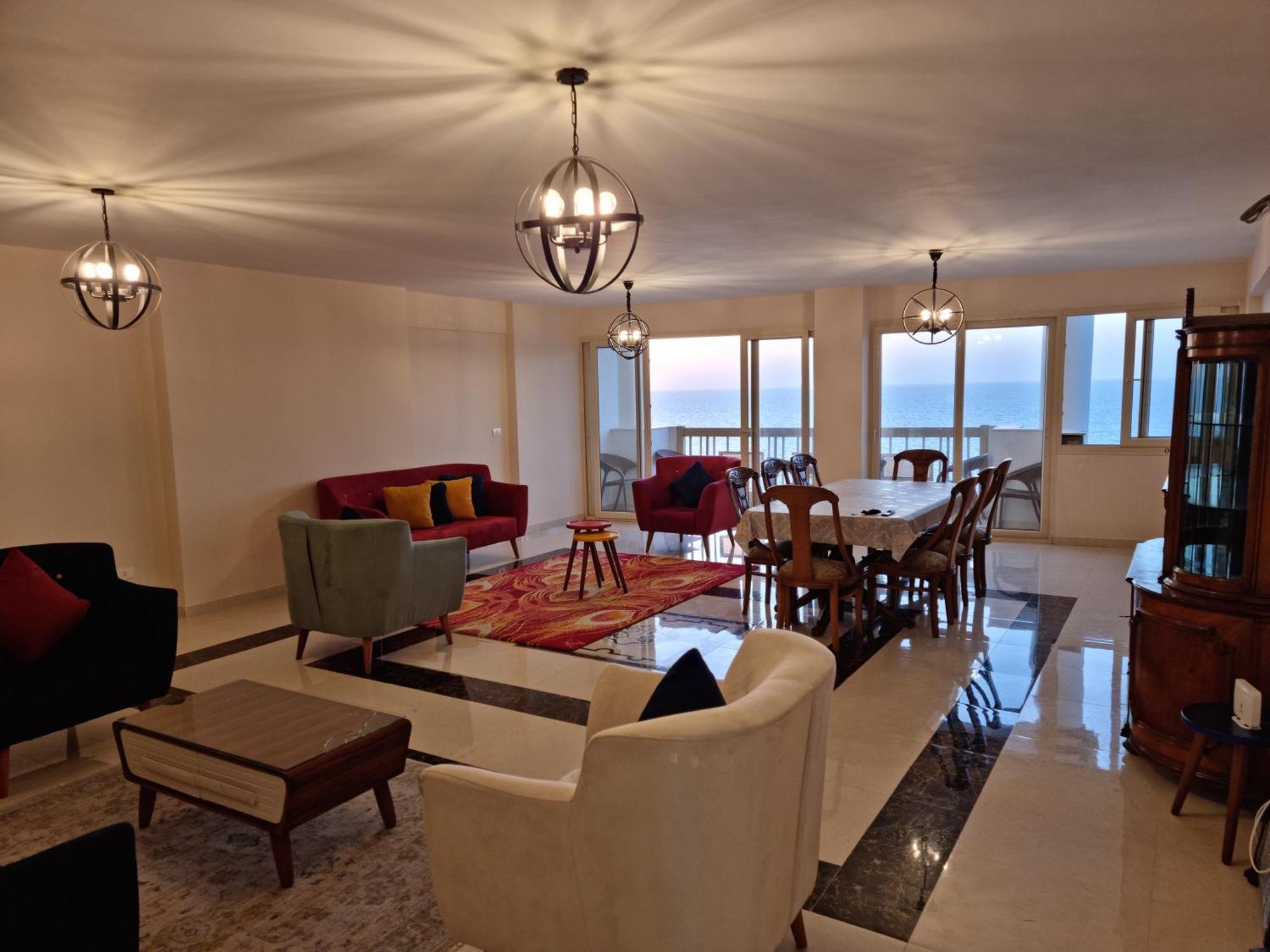 Apartment Midpoint Panoramic View - Families Only *