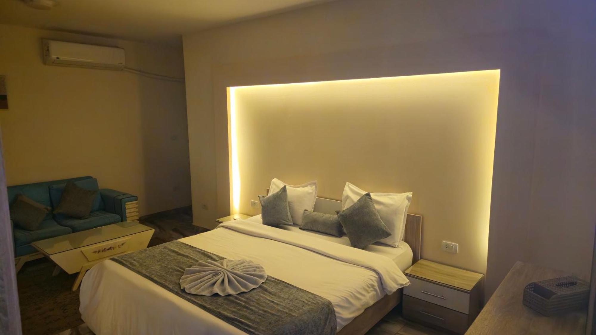 Apartment Midpoint Panoramic View - Families Only *